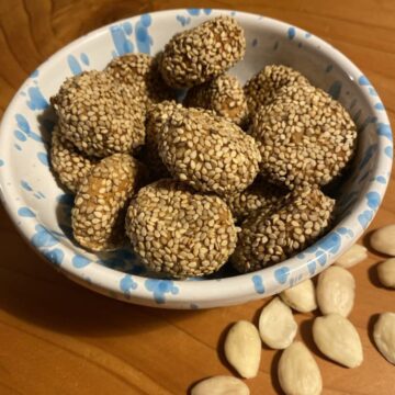 Biscotti di mandorle e sesamo