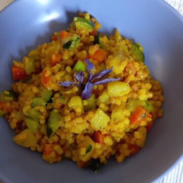 Fregula con verdure e zafferano